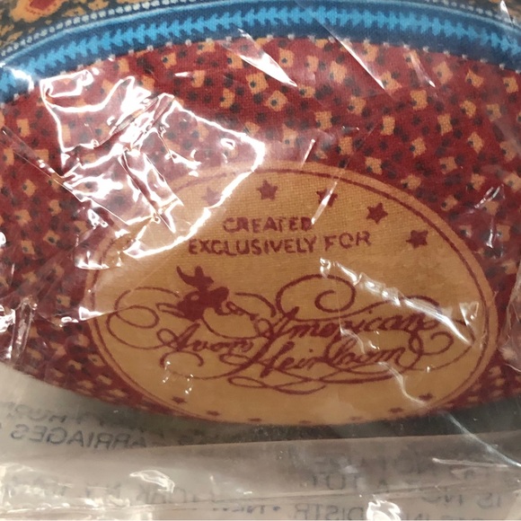 Vintage Avon American Heirloom Collection Porcelain Head Doll Mint Condition - Picture 7 of 8